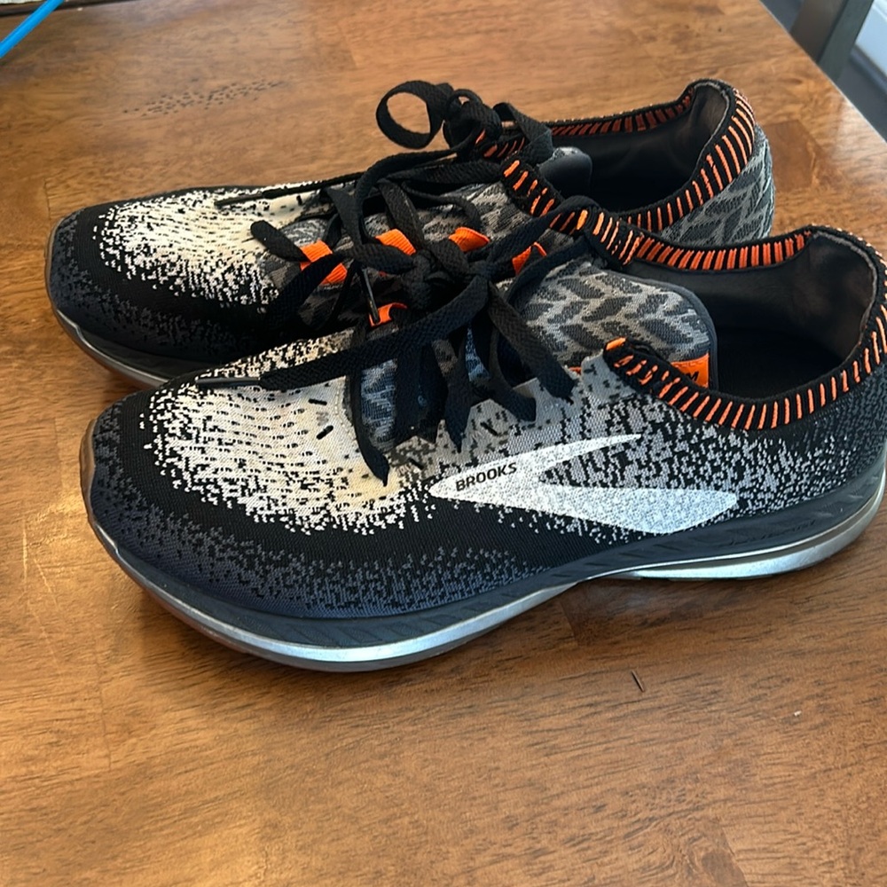 Brooks Bedlam used size 9 men’s